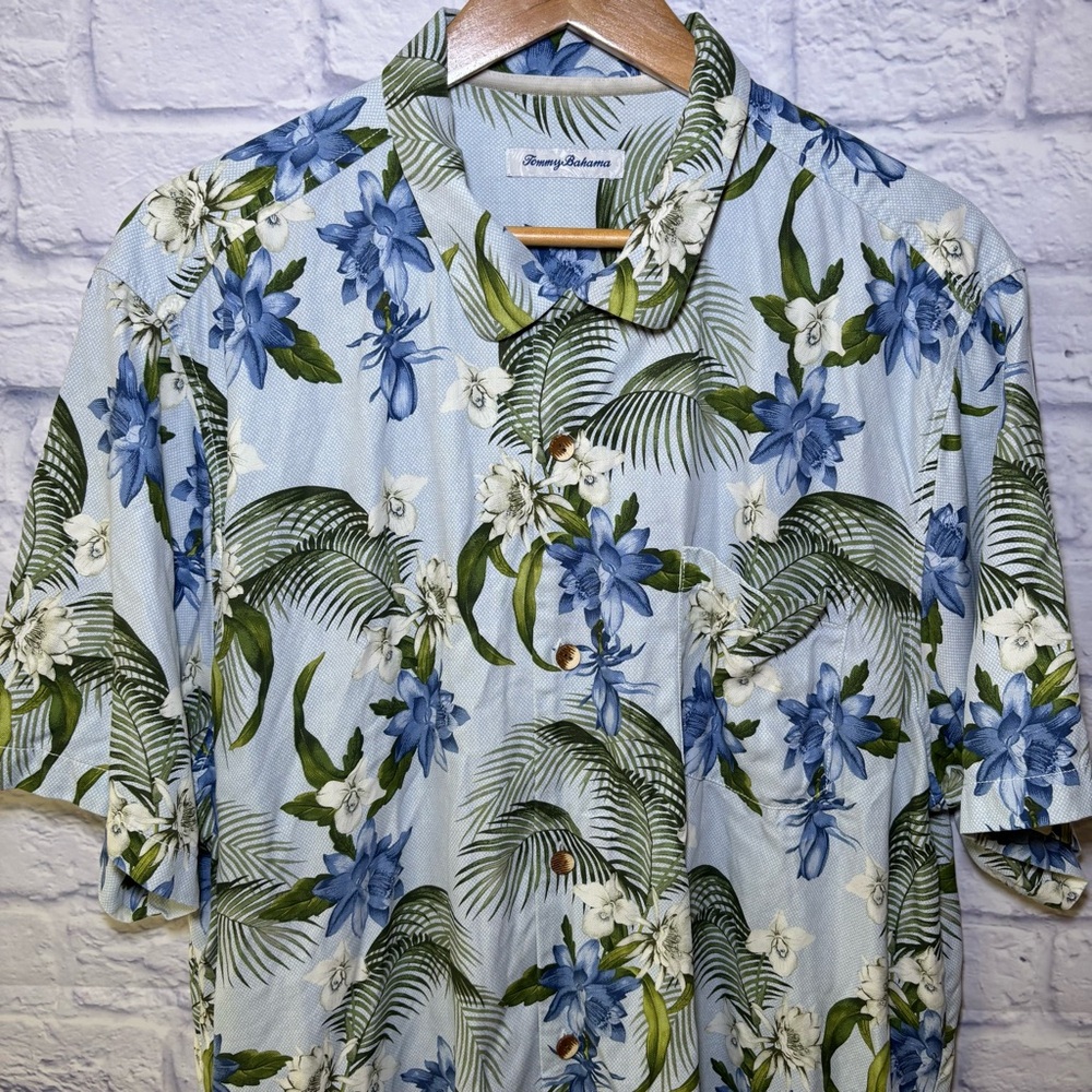 Tommy Bahama Men's XL 100% Silk Short Sleeve Hawaiian Floral Button-Up Shirt - Picture 4 of 16